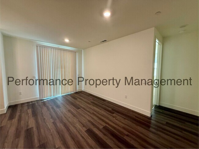 Foto del edificio - New Construction 4 Bed/3 Bath SW Bakersfield Home w/ Solar, RBP & $0 Deposit Option