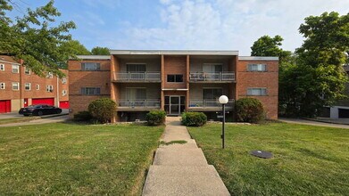 Building Photo - 5910 Belmont Ave