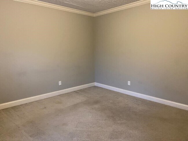 Foto del edificio - 403 Ridgecrest Ave