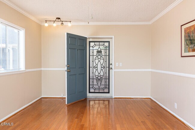 Building Photo - 1608 N Grand Oaks Ave