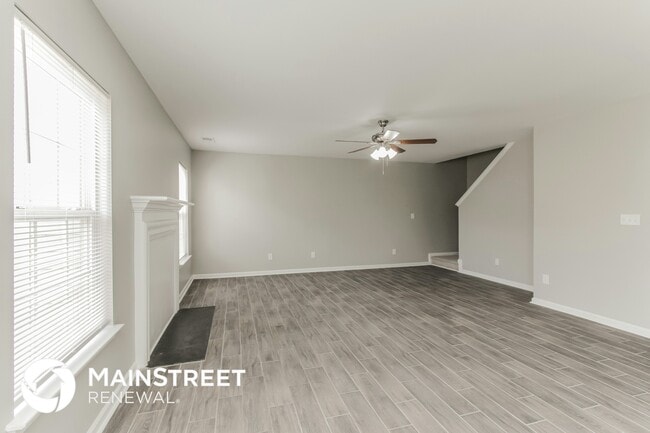 Foto del edificio - 818 Swearngan Ridge Ct