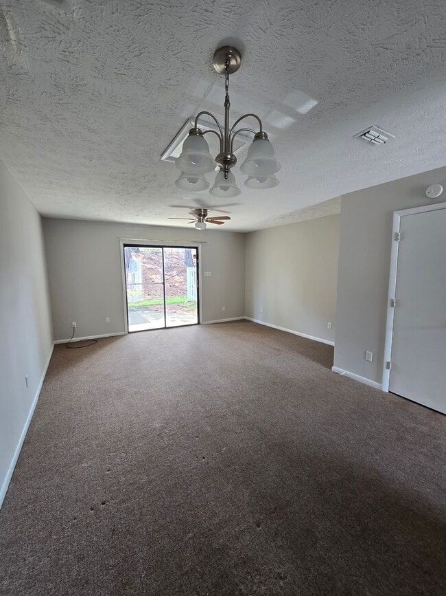 Building Photo - 526 Mill Cove
