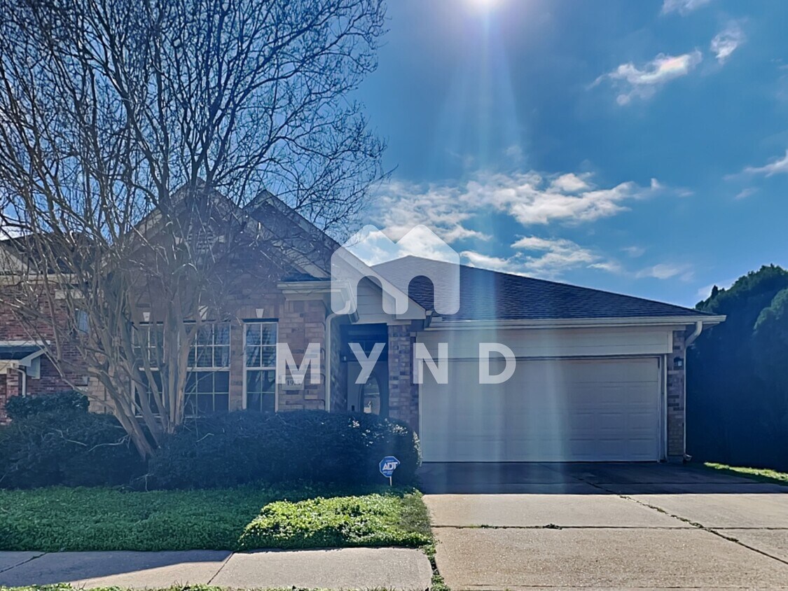 Foto principal - 1915 Oak Hollow Ct