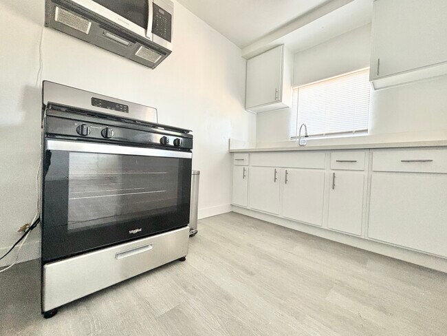 Foto del edificio - 5179 S Western Ave