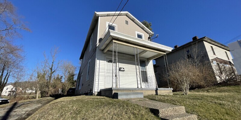 Primary Photo - 406 N Cascade St