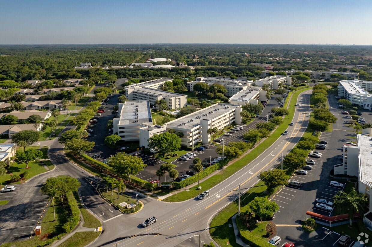 Poinciana Place Villas Condominios - Poinciana Place Villas Condominiums