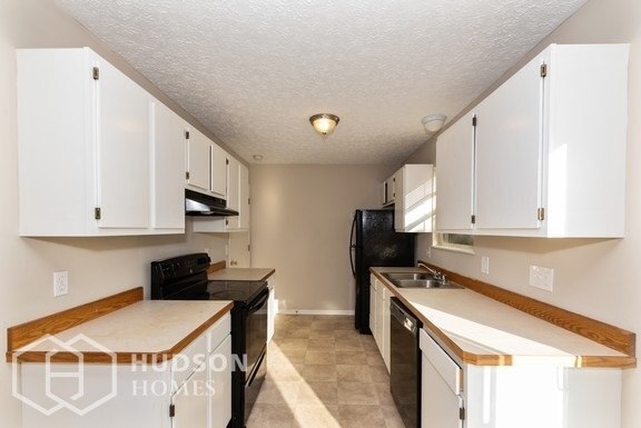 Building Photo - NOW  AVAILABLE! - 160 Uhler Ave, Akron, OH...