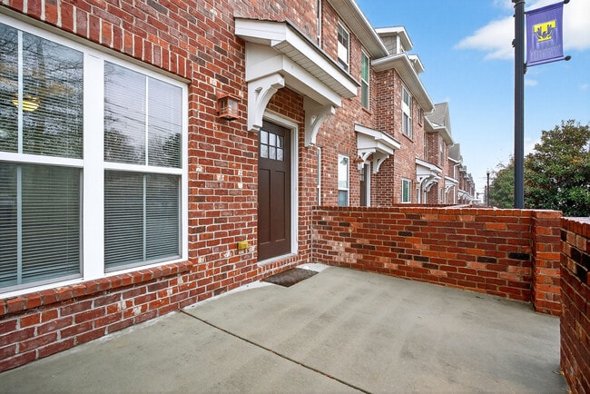 Foto del edificio - 117 Charlotte Dr