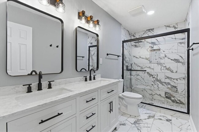 Building Photo - 2696 Greentree Dr SE