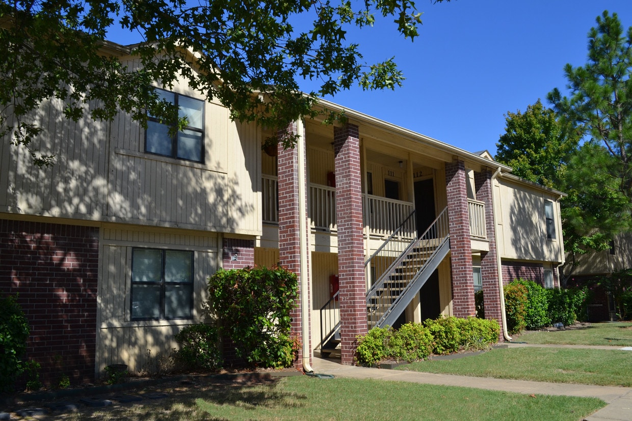 Fountain Lakes Apartments in Benton, AR