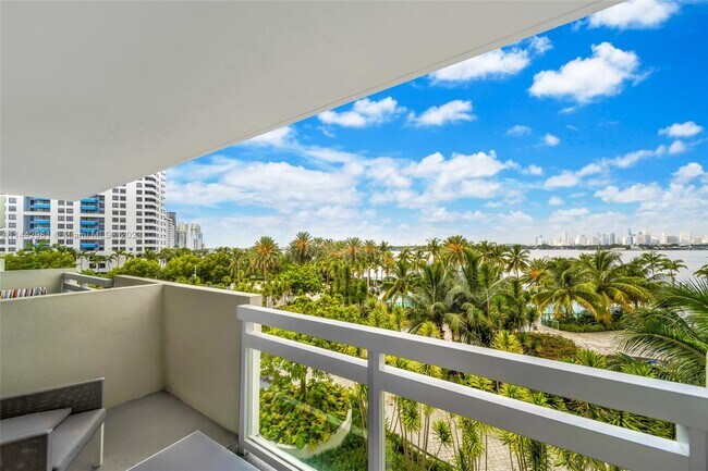 Foto del edificio - 1500 Bay Rd