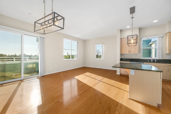 Building Photo - Capitola Beach Villas