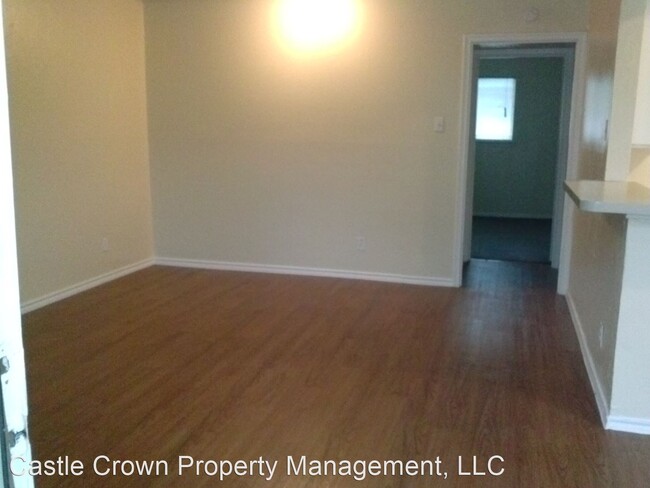 Building Photo - 831-831 S Nursery Rd