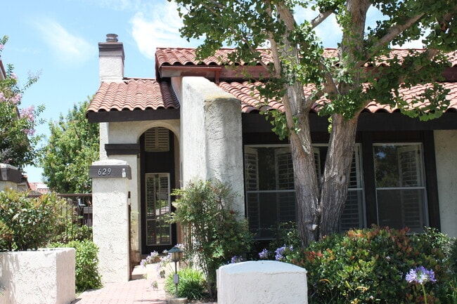 Building Photo - 629 Edith Way