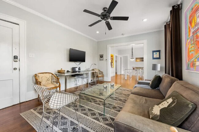 Foto del edificio - 536 Hawthorne Ln