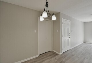 Building Photo - 12955 Woodforest Blvd