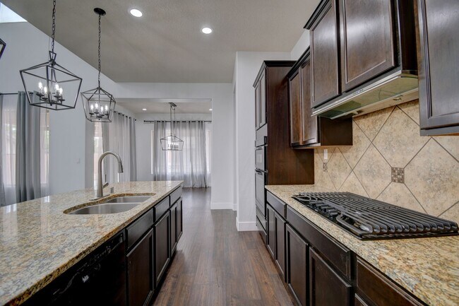 Foto del edificio - Beautiful Loma Colorado Home.