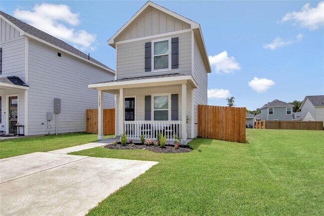 Building Photo - 16702 N Marie Vlg Dr