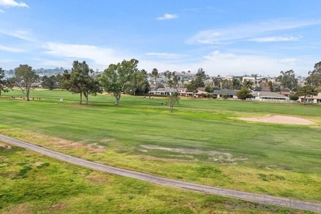 Building Photo - Gorgeous Upper Unit Condo in Fairway Knoll...