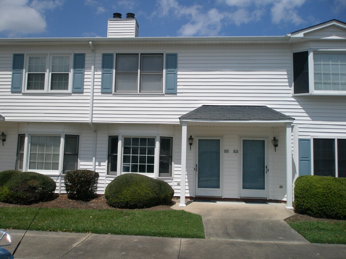 1103 Grovemont Dr Unit B3, Greenville, NC 27834 Condo for Rent in