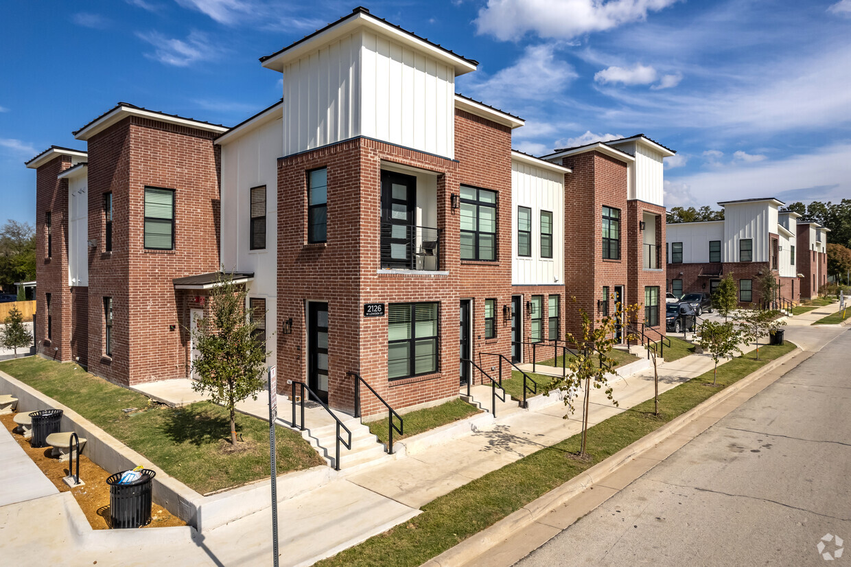 Primary Photo - M25 Apartments
