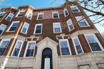 Building Photo - 2339 N Albany Ave