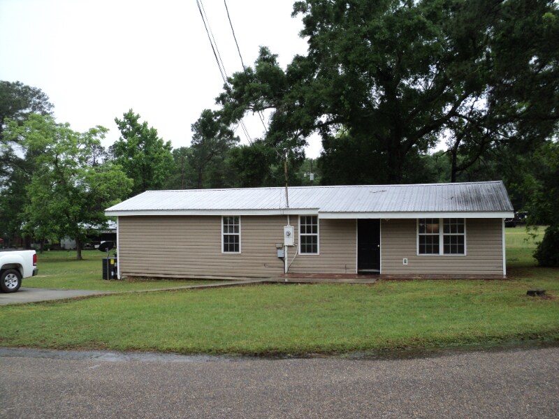 220 Grimes Rd, Ozark, AL 36360 House Rental in Ozark, AL