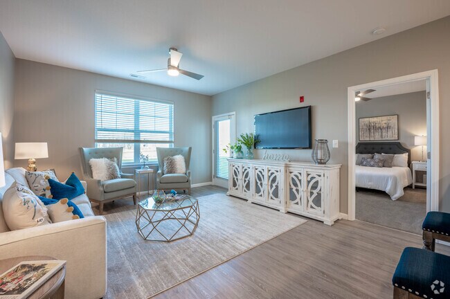 2BR, 2BA - 1.029SF - Sala de estar - Reflections I