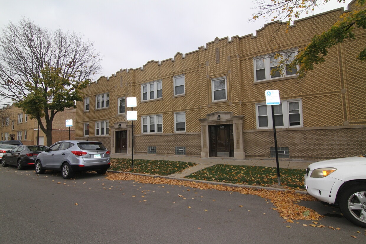 3311 N Lockwood Ave Unit 2, Chicago, IL 60641 Apartments in Chicago