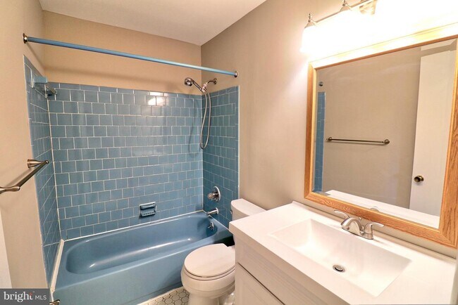 Building Photo - 449 Colonial Ridge Ln