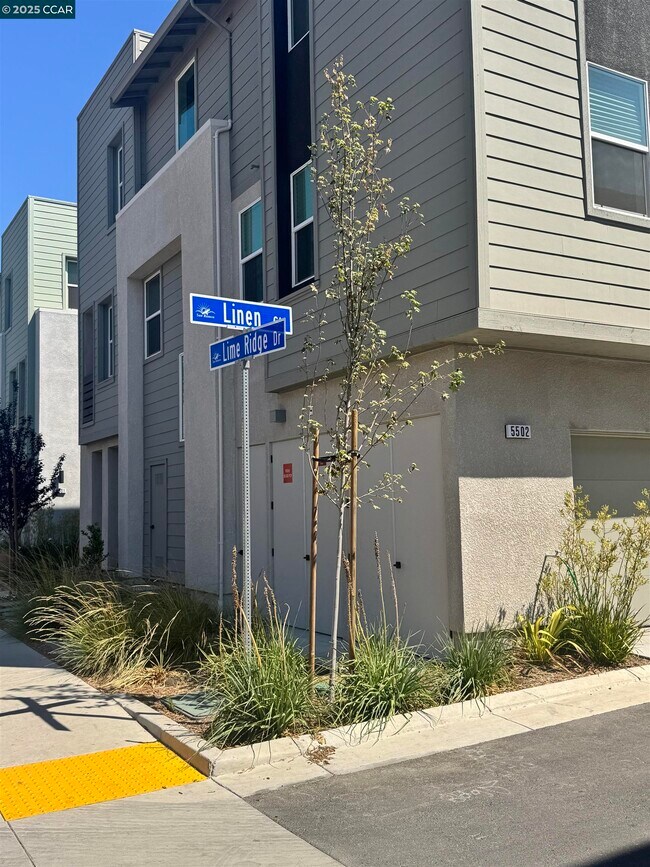 Building Photo - 5601 Linen Ct