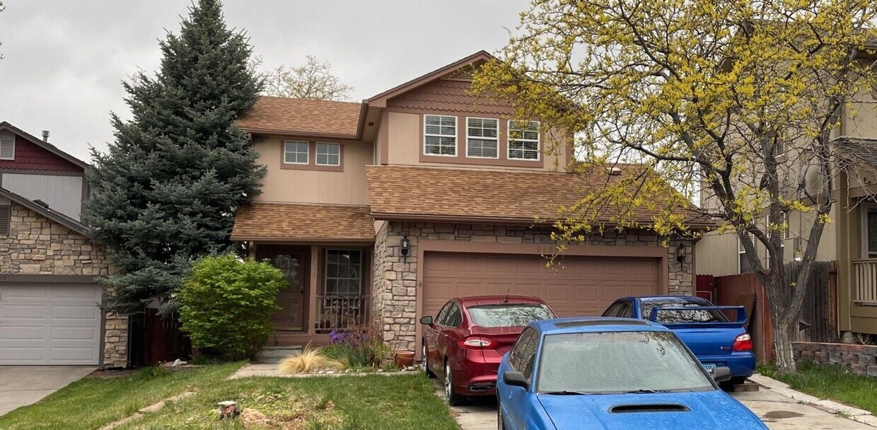 Foto principal - Charming 3 Bed 3 Bath Home - Available Aug...