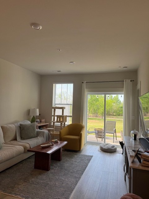 Foto del edificio - 639 Birdie Dr