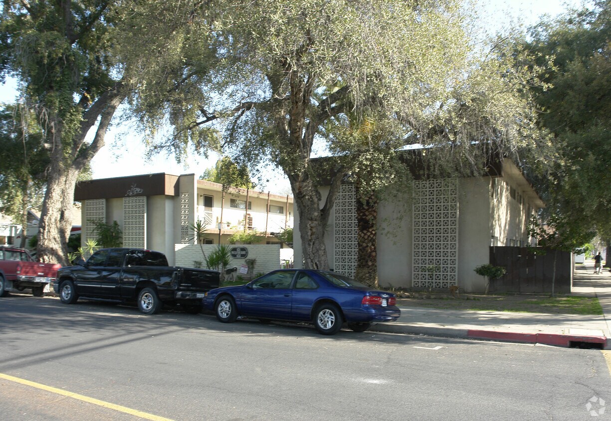 Primary Photo - Westberry Apartments