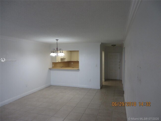 Foto del edificio - 6990 NW 186th St