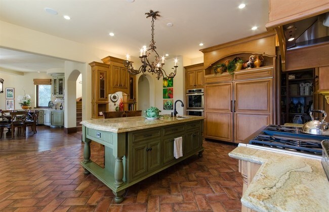 Foto del edificio - 24621 Summerhill Ave