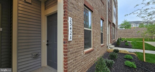 Building Photo - 2542 -A Verona Pl