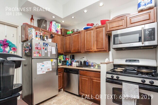 Foto del edificio - Available August 1st! Spacious and Bright ...