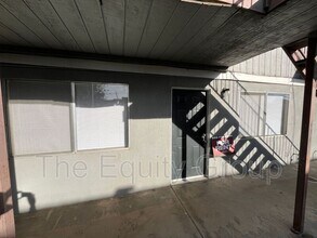 Building Photo - 93 N E St