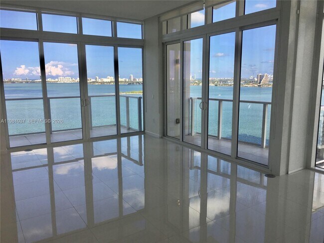 Foto del edificio - 601 NE 27th St