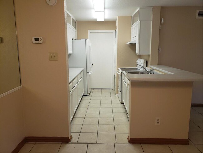 Building Photo - 10763 Braes Bend Dr