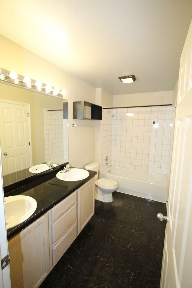 Foto del edificio - 3 Bedroom Home in North East Anchorage!
