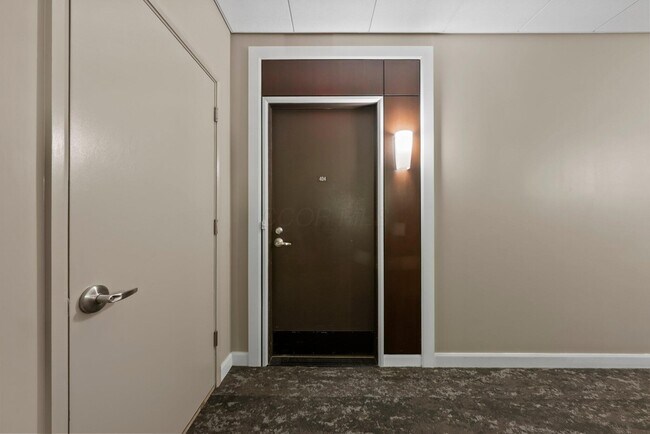 Foto del edificio - 300 W Spring St