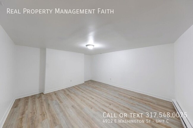 Foto del edificio - 4912 E Washington St