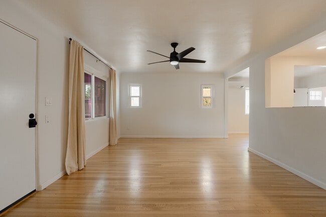 Foto del edificio - 205 Richmond Dr SE