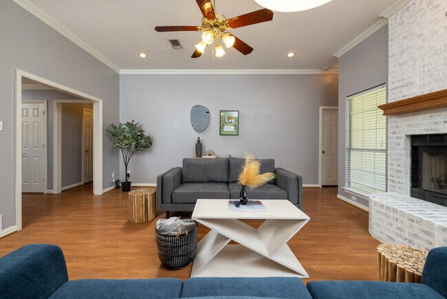 Building Photo - 2512 Coffey Dr