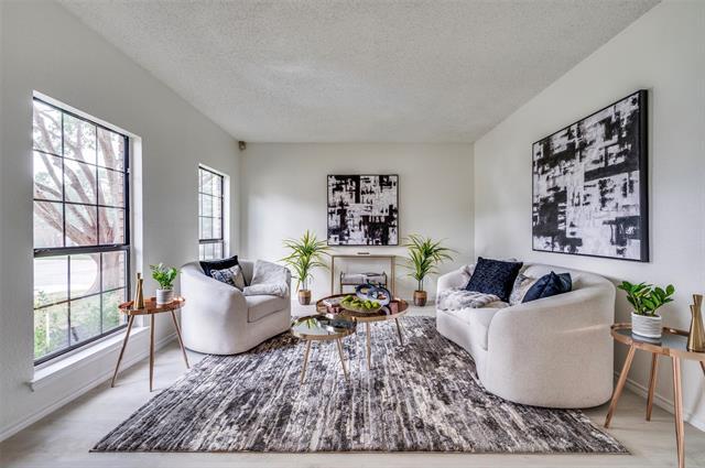 Foto del edificio - 4401 Emerald Dr
