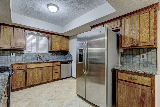 Building Photo - 3 bed 2 bath home in Moore, Ok