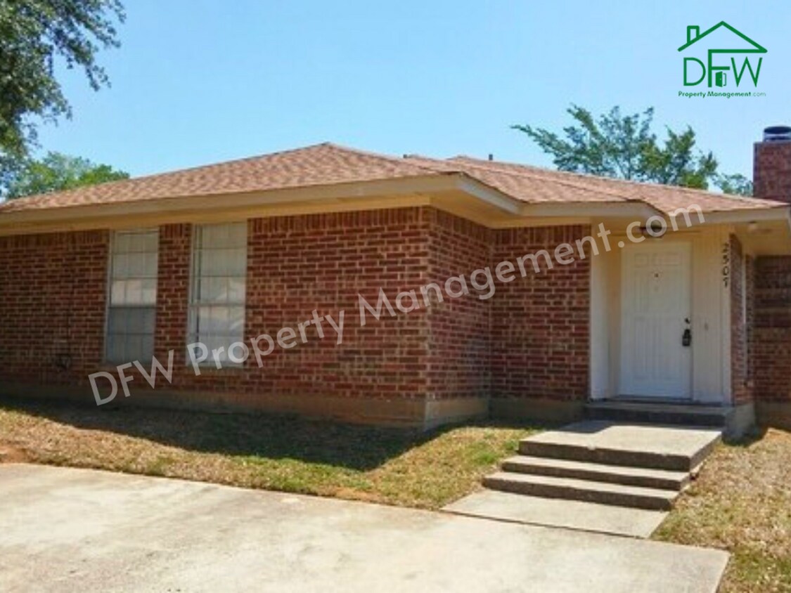 Primary Photo - Cozy 2-Bed, 2-Bath Duplex for Rent in Arli...