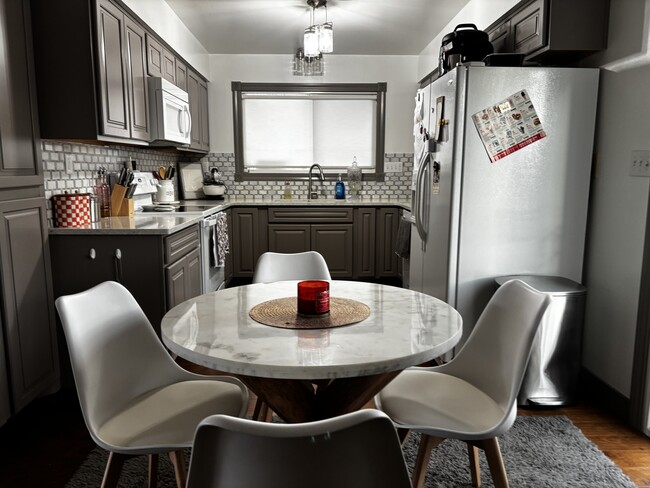 Building Photo - 3310 Saint Johns Ave